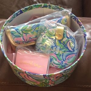 Lilly Pulitzer accessory set.